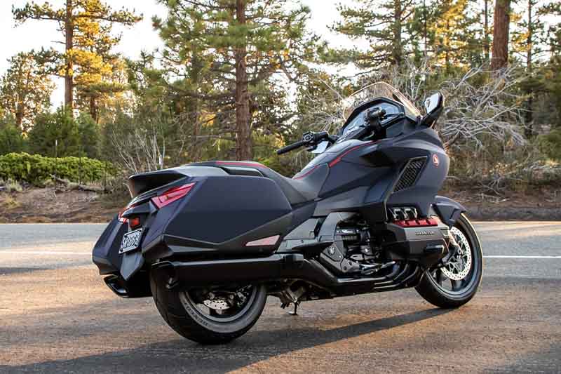 Honda Gold Wing Automatic DCT 2022 Side View