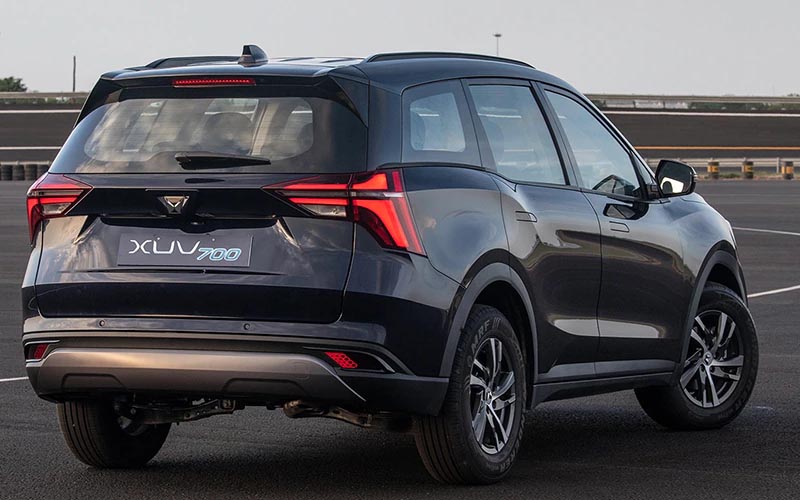 Mahindra XUV700 AX5 Petrol 2022 exterior back