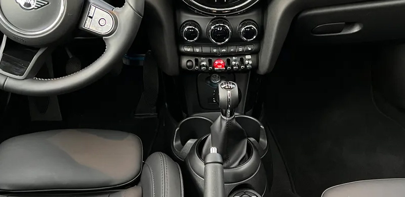 Mini Cooper S 2022 Interior Gear View