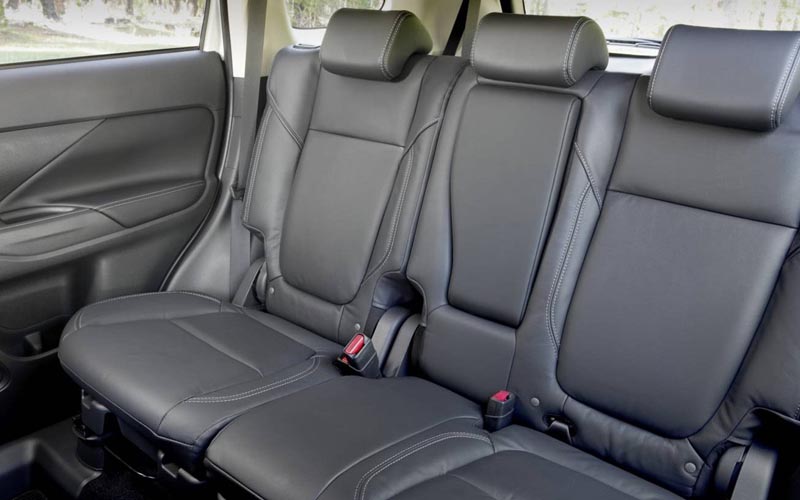 Mitsubishi OUTLANDER PHEV 2022 interior seats