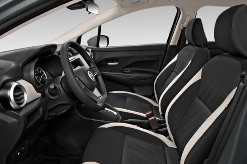 Nissan Versa SV 2022 Front Interior