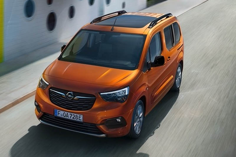 Opel Combo-E Life 2022 Front View