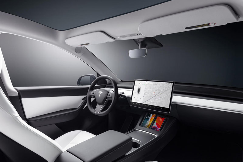 Tesla Model Y Long Range 2022 Dashboard Interior