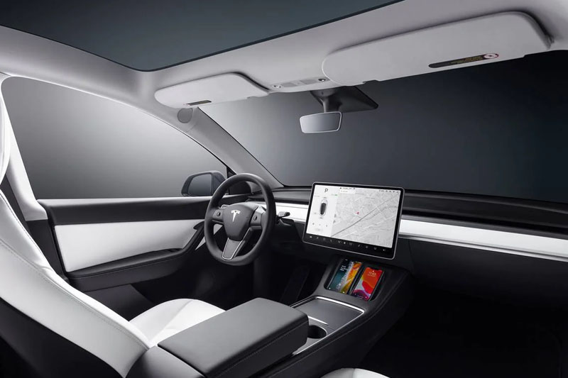 Tesla Model Y Standard Range 2022 Dashboard Interior