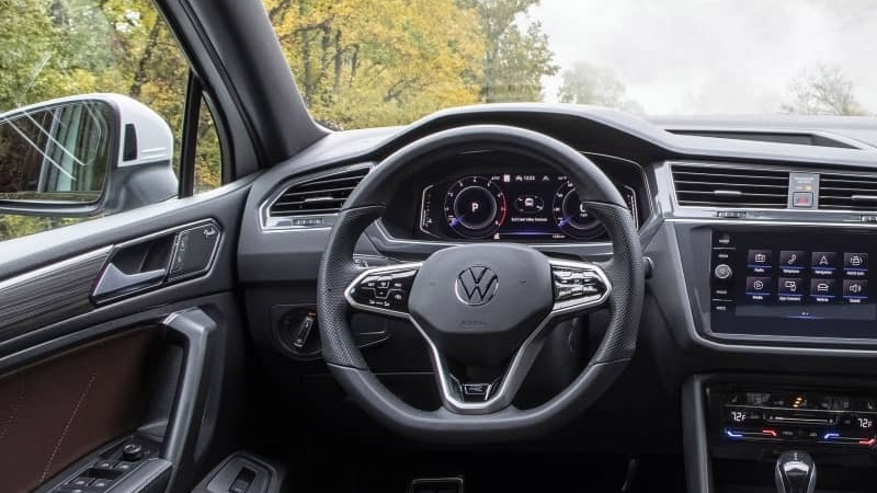 Volkswagen Tiguan 2022 Interior Steering View