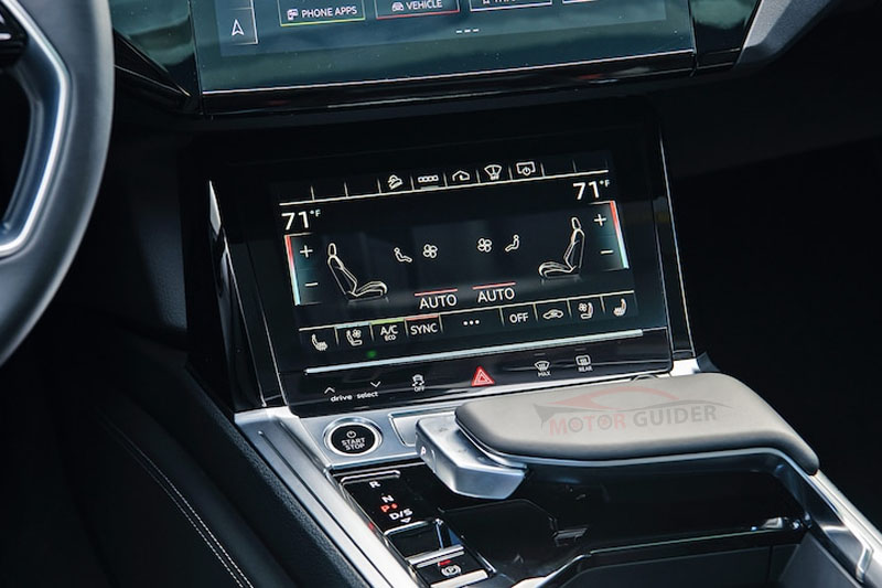 Audi e-tron 2023 Interior Display View