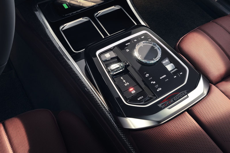 BMW 7-Series 2023 Interior Gear View