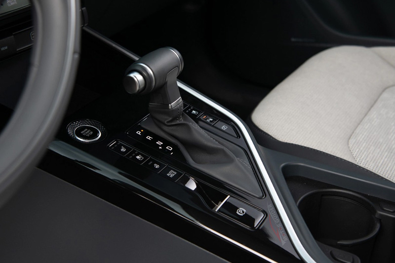 Kia Niro Hybrid 2023 Interior Gear View
