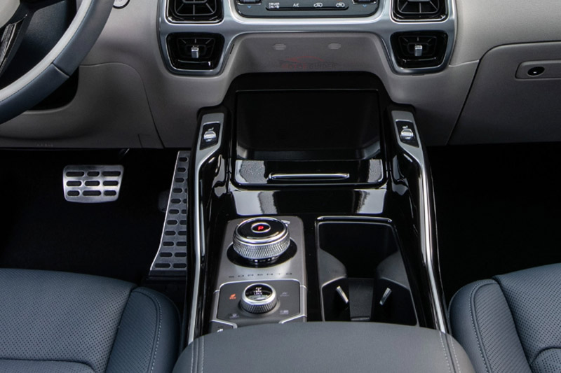 Kia Sorento Plug-in Hybrid 2023 Interior Gear View