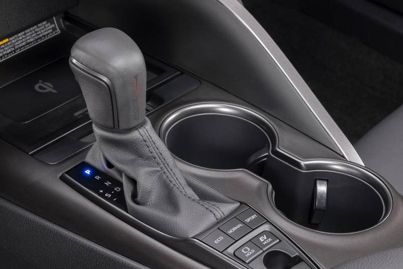 Toyota Camry Hybrid 2023 Interior Gear View