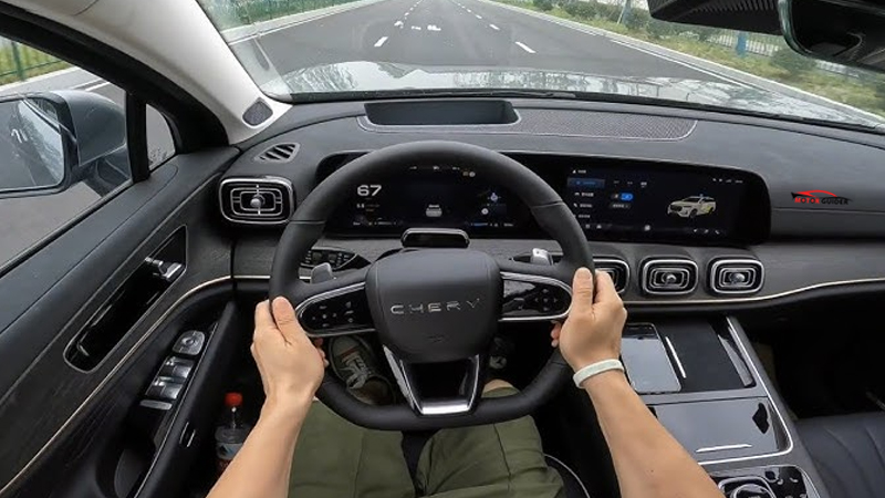 Tiggo 9 interior