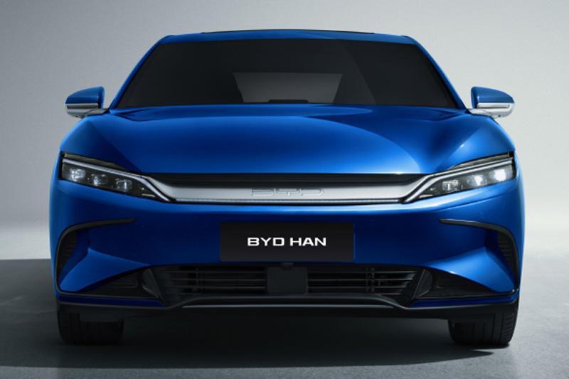BYD Han 2025 Dramatic crystal streamer headlights