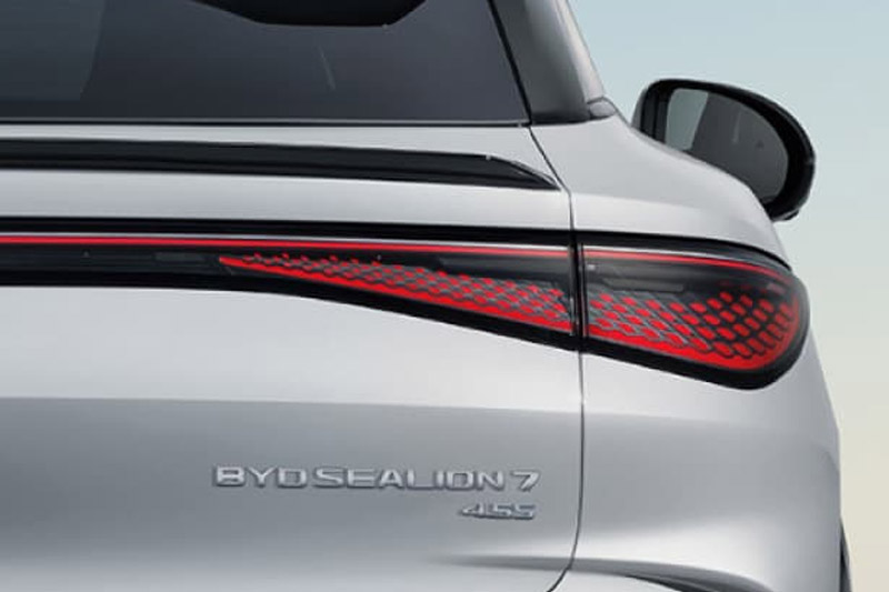 BYD SEALION 7 2025 Dynamic water drop tail lamps