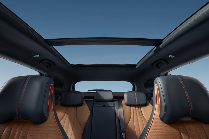 Light and Airy Panoramic Roof