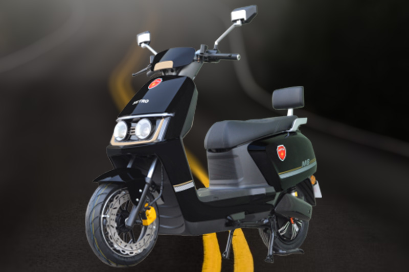 Metro M6 Lithium 2026 Black Colour