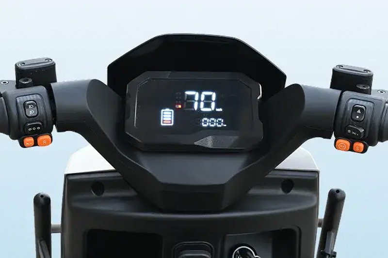Crown Champion Pro 2026 Comfort-Tuned Handlebar & Intelligent Digital Dashboard