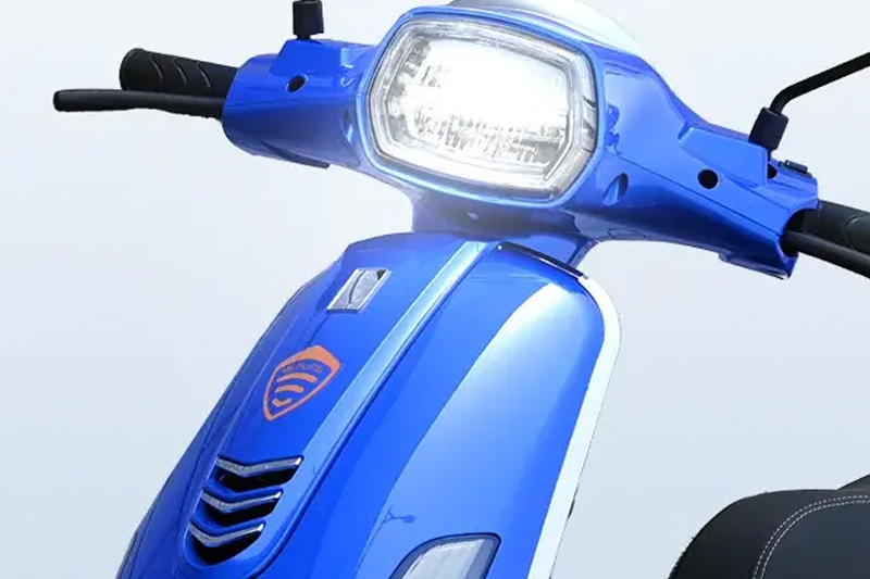 Crown Victory 2026 See and Be Seen. Brilliant LED Lighting
